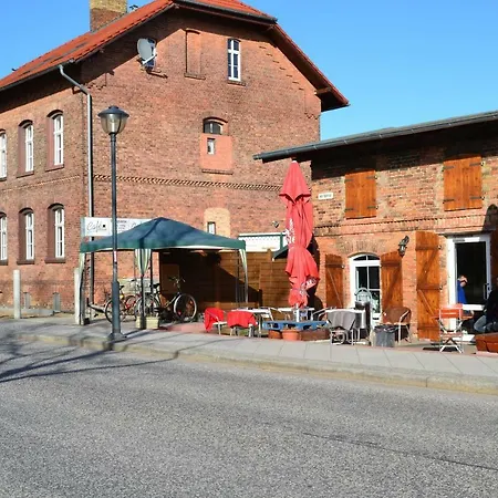 Am Bahnhof
